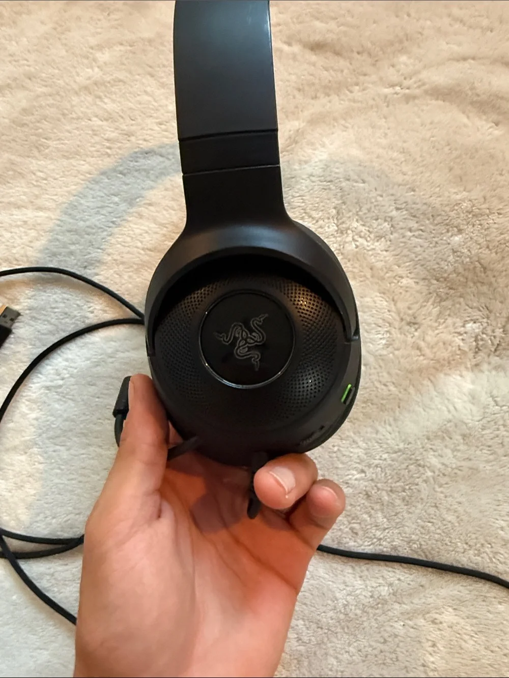 N/A black wired